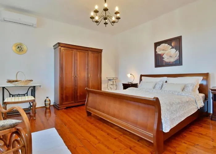 Simic By Guide Villa